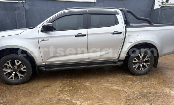Nunua Ilio tumika Isuzu D-max X-Series Red Gari ndani ya Manzini nchini Manzini Nunua Ilio tumika Isuzu D-max X-Series Red Gari ndani ya Manzini nchini Manzini