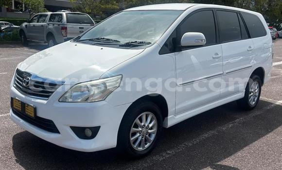 Buy Used Toyota Innova White Car in Manzini in Manzini