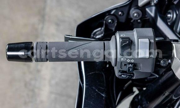 Nunua Ilio tumika Yamaha YZF Black Bike ndani ya Manzini nchini Manzini Nunua Ilio tumika Yamaha YZF Black Bike ndani ya Manzini nchini Manzini