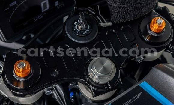 Nunua Ilio tumika Yamaha YZF Black Bike ndani ya Manzini nchini Manzini Nunua Ilio tumika Yamaha YZF Black Bike ndani ya Manzini nchini Manzini