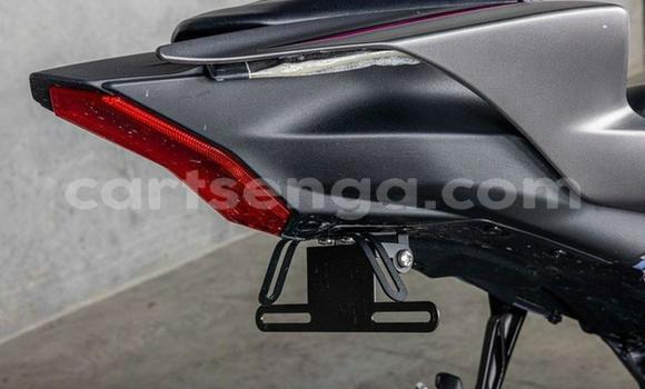 Nunua Ilio tumika Yamaha YZF Black Bike ndani ya Manzini nchini Manzini Nunua Ilio tumika Yamaha YZF Black Bike ndani ya Manzini nchini Manzini