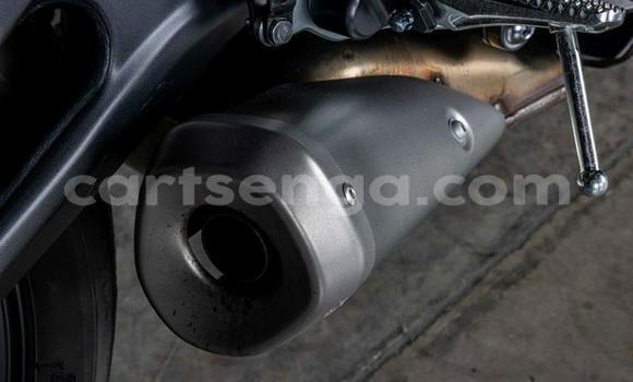 Nunua Ilio tumika Yamaha YZF Black Bike ndani ya Manzini nchini Manzini Nunua Ilio tumika Yamaha YZF Black Bike ndani ya Manzini nchini Manzini