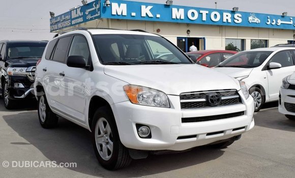 Buy Import Toyota 4Runner White Car in Import - Dubai in Hhohho Buy Import Toyota 4Runner White Car in Import - Dubai in Hhohho