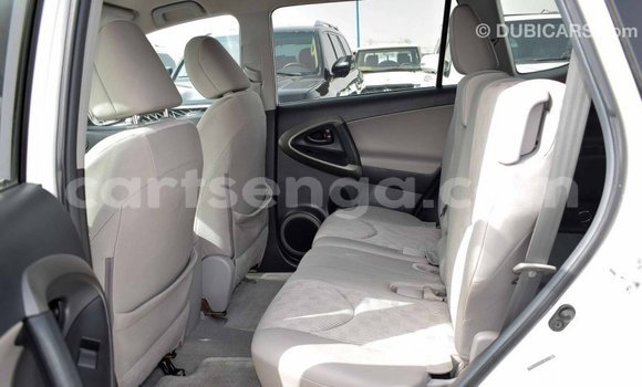 Buy Import Toyota 4Runner White Car in Import - Dubai in Hhohho Buy Import Toyota 4Runner White Car in Import - Dubai in Hhohho