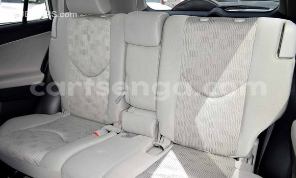 Buy Import Toyota 4Runner White Car in Import - Dubai in Hhohho Buy Import Toyota 4Runner White Car in Import - Dubai in Hhohho