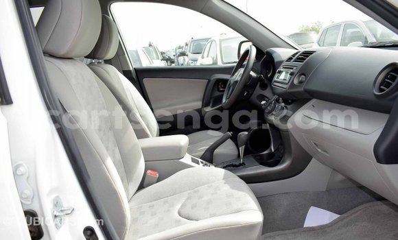 Buy Import Toyota 4Runner White Car in Import - Dubai in Hhohho Buy Import Toyota 4Runner White Car in Import - Dubai in Hhohho