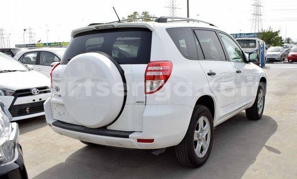 Buy Import Toyota 4Runner White Car in Import - Dubai in Hhohho Buy Import Toyota 4Runner White Car in Import - Dubai in Hhohho