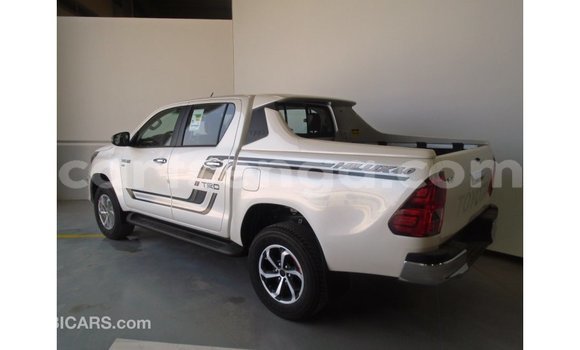 Nunua Imported Toyota Hilux Other Gari ndani ya Import - Dubai nchini Hhohho Nunua Imported Toyota Hilux Other Gari ndani ya Import - Dubai nchini Hhohho