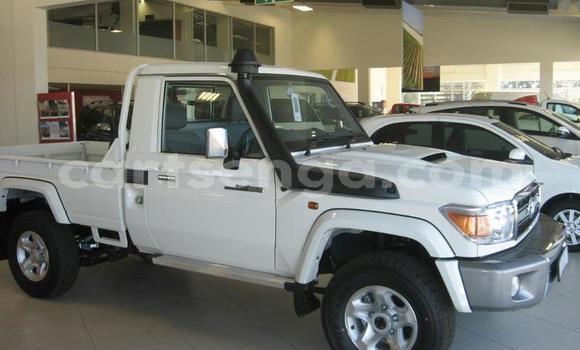 Acheter Occasion Voiture Toyota Land Cruiser Blanc à Big Bend, Lubombo Acheter Occasion Voiture Toyota Land Cruiser Blanc à Big Bend, Lubombo
