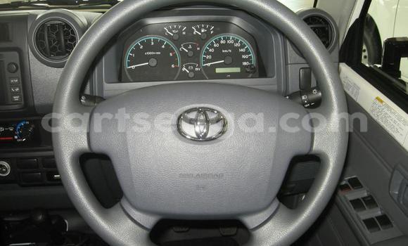 Acheter Occasion Voiture Toyota Land Cruiser Blanc à Big Bend, Lubombo Acheter Occasion Voiture Toyota Land Cruiser Blanc à Big Bend, Lubombo