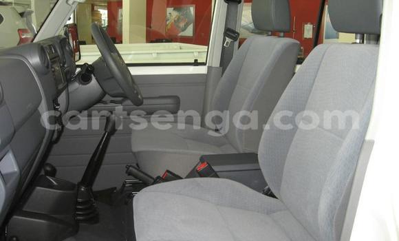 Nunua Ilio tumika Toyota Land Cruiser White Gari ndani ya Big Bend nchini Lubombo Nunua Ilio tumika Toyota Land Cruiser White Gari ndani ya Big Bend nchini Lubombo