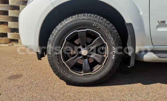 Nunua Ilio tumika Nissan Pathfinder White Gari ndani ya Big Bend nchini Lubombo Nunua Ilio tumika Nissan Pathfinder White Gari ndani ya Big Bend nchini Lubombo