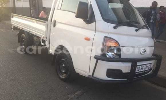 Buy Used Hyundai H200 White Truck in Mbabane in Manzini