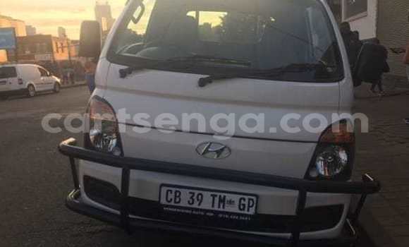 Buy Used Hyundai H200 White Truck in Mbabane in Manzini Buy Used Hyundai H200 White Truck in Mbabane in Manzini