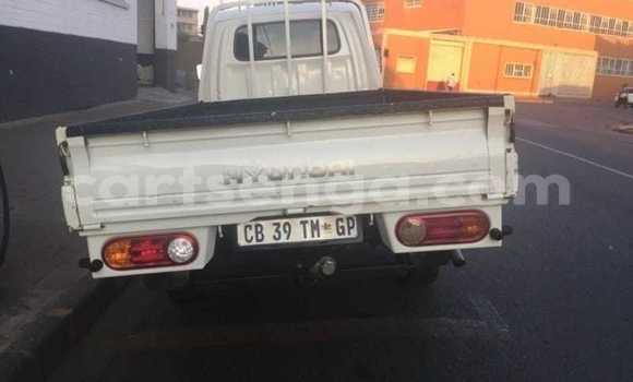 Buy Used Hyundai H200 White Truck in Mbabane in Manzini Buy Used Hyundai H200 White Truck in Mbabane in Manzini
