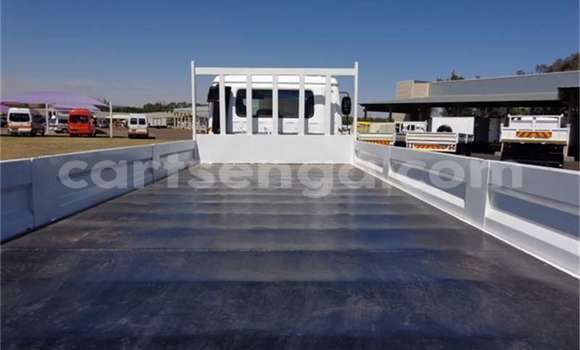 Acheter Occasion Utilitaire Nissan UD Blanc à Big Bend, Lubombo Acheter Occasion Utilitaire Nissan UD Blanc à Big Bend, Lubombo