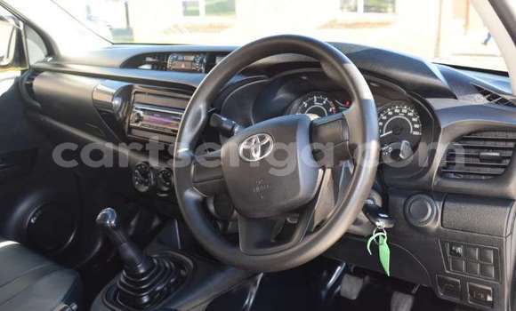 Nunua Ilio tumika Toyota Hilux White Gari ndani ya Big Bend nchini Lubombo Nunua Ilio tumika Toyota Hilux White Gari ndani ya Big Bend nchini Lubombo