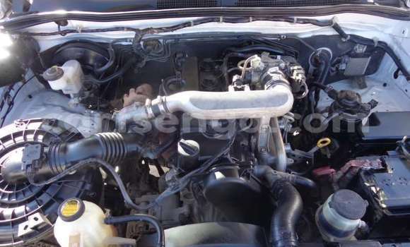 Nunua Ilio tumika Toyota Hilux White Gari ndani ya Big Bend nchini Lubombo Nunua Ilio tumika Toyota Hilux White Gari ndani ya Big Bend nchini Lubombo