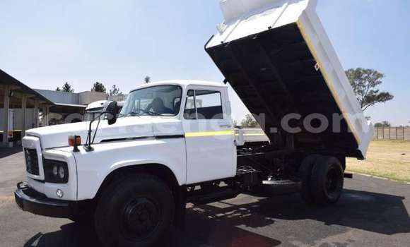 Buy Used Toyota DA White Truck in Big Bend in Lubombo