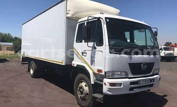 Acheter Occasion Utilitaire Nissan UD Blanc à Big Bend, Lubombo Acheter Occasion Utilitaire Nissan UD Blanc à Big Bend, Lubombo