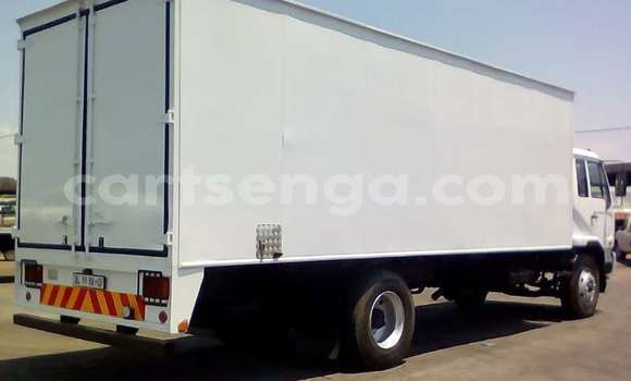 Acheter Occasion Utilitaire Nissan UD Blanc à Big Bend, Lubombo Acheter Occasion Utilitaire Nissan UD Blanc à Big Bend, Lubombo