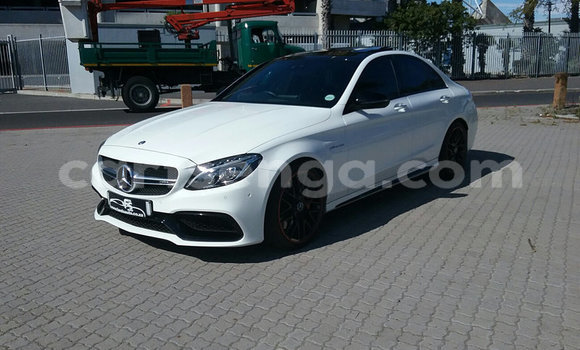 Nunua Ilio tumika Mercedes‒Benz C-klasse AMG White Gari ndani ya Big Bend nchini Lubombo Nunua Ilio tumika Mercedes‒Benz C-klasse AMG White Gari ndani ya Big Bend nchini Lubombo