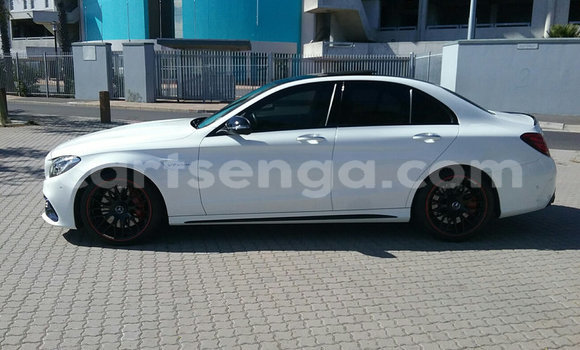 Nunua Ilio tumika Mercedes‒Benz C-klasse AMG White Gari ndani ya Big Bend nchini Lubombo Nunua Ilio tumika Mercedes‒Benz C-klasse AMG White Gari ndani ya Big Bend nchini Lubombo