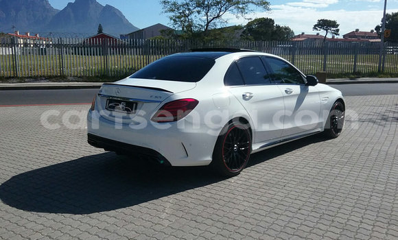 Nunua Ilio tumika Mercedes‒Benz C-klasse AMG White Gari ndani ya Big Bend nchini Lubombo Nunua Ilio tumika Mercedes‒Benz C-klasse AMG White Gari ndani ya Big Bend nchini Lubombo