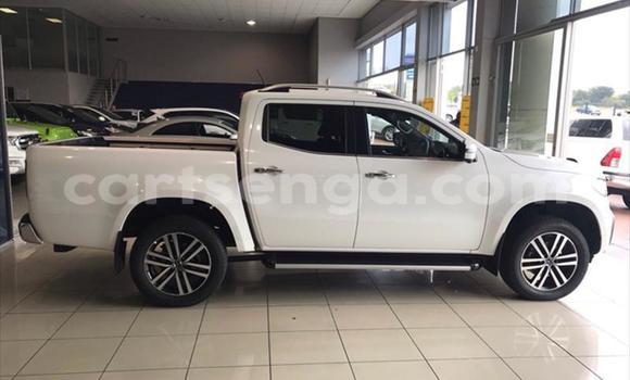 Nunua Ilio tumika Mercedes‒Benz X-klasse Concept Silver Gari ndani ya Big Bend nchini Lubombo Nunua Ilio tumika Mercedes‒Benz X-klasse Concept Silver Gari ndani ya Big Bend nchini Lubombo