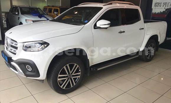 Nunua Ilio tumika Mercedes‒Benz X-klasse Concept Silver Gari ndani ya Big Bend nchini Lubombo Nunua Ilio tumika Mercedes‒Benz X-klasse Concept Silver Gari ndani ya Big Bend nchini Lubombo