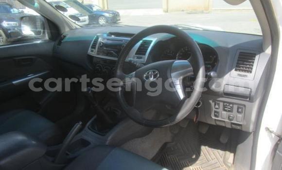 Nunua Ilio tumika Toyota Hilux White Gari ndani ya Manzini nchini Manzini Nunua Ilio tumika Toyota Hilux White Gari ndani ya Manzini nchini Manzini