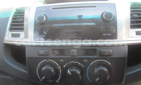 Nunua Ilio tumika Toyota Hilux White Gari ndani ya Manzini nchini Manzini Nunua Ilio tumika Toyota Hilux White Gari ndani ya Manzini nchini Manzini