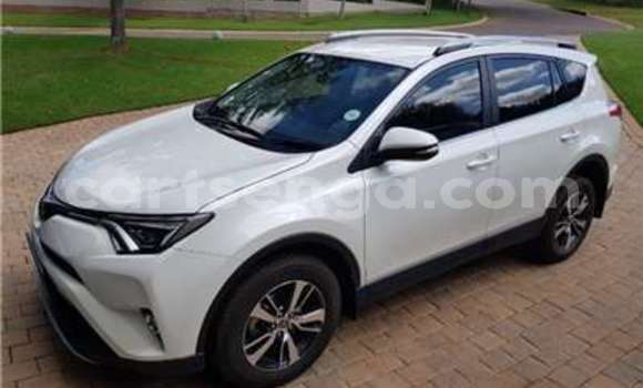 Acheter Occasion Voiture Toyota RAV4 Blanc à Mbabane, Manzini Acheter Occasion Voiture Toyota RAV4 Blanc à Mbabane, Manzini