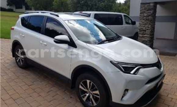 Acheter Occasion Voiture Toyota RAV4 Blanc à Mbabane, Manzini Acheter Occasion Voiture Toyota RAV4 Blanc à Mbabane, Manzini