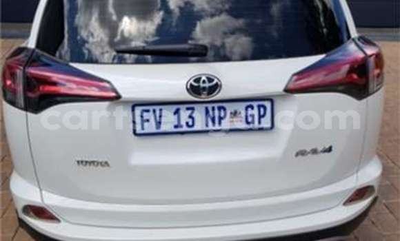Acheter Occasion Voiture Toyota RAV4 Blanc à Mbabane, Manzini Acheter Occasion Voiture Toyota RAV4 Blanc à Mbabane, Manzini