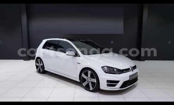 Buy Used Volkswagen Golf R White Car in Ezulwini in Hhohho Buy Used Volkswagen Golf R White Car in Ezulwini in Hhohho