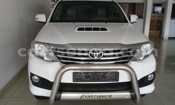 Nunua Ilio tumika Toyota Fortuner White Gari ndani ya Manzini nchini Manzini Nunua Ilio tumika Toyota Fortuner White Gari ndani ya Manzini nchini Manzini