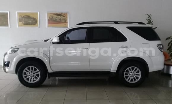 Nunua Ilio tumika Toyota Fortuner White Gari ndani ya Manzini nchini Manzini Nunua Ilio tumika Toyota Fortuner White Gari ndani ya Manzini nchini Manzini