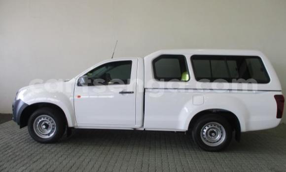 Buy Used Isuzu KB White Car in Ezulwini in Hhohho Buy Used Isuzu KB White Car in Ezulwini in Hhohho