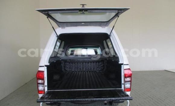 Buy Used Isuzu KB White Car in Ezulwini in Hhohho Buy Used Isuzu KB White Car in Ezulwini in Hhohho