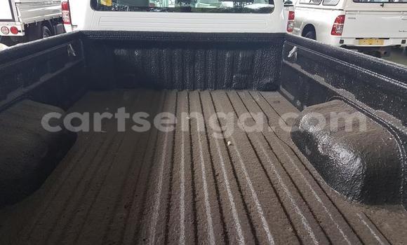 Nunua Ilio tumika Toyota Hilux White Gari ndani ya Manzini nchini Manzini Nunua Ilio tumika Toyota Hilux White Gari ndani ya Manzini nchini Manzini