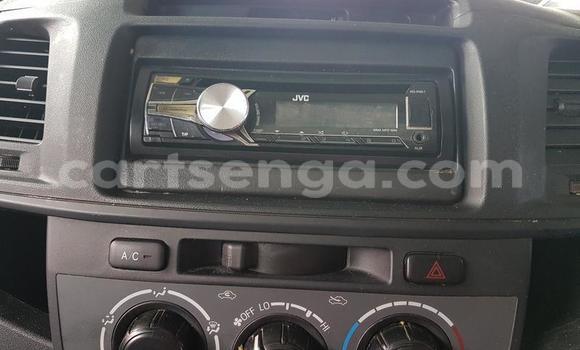 Nunua Ilio tumika Toyota Hilux White Gari ndani ya Manzini nchini Manzini Nunua Ilio tumika Toyota Hilux White Gari ndani ya Manzini nchini Manzini