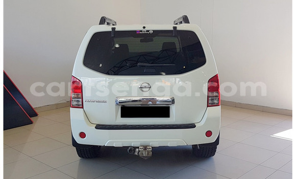 Buy Used Nissan Pathfinder White Car in Ezulwini in Hhohho Buy Used Nissan Pathfinder White Car in Ezulwini in Hhohho