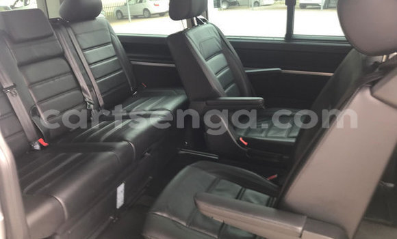 Buy Used Volkswagen Caravelle Silver Car in Manzini in Manzini Buy Used Volkswagen Caravelle Silver Car in Manzini in Manzini