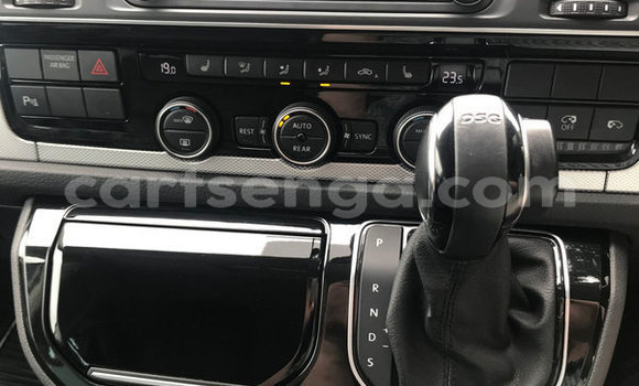 Buy Used Volkswagen Caravelle Silver Car in Manzini in Manzini Buy Used Volkswagen Caravelle Silver Car in Manzini in Manzini