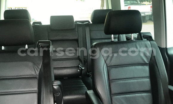 Buy Used Volkswagen Caravelle Silver Car in Manzini in Manzini Buy Used Volkswagen Caravelle Silver Car in Manzini in Manzini