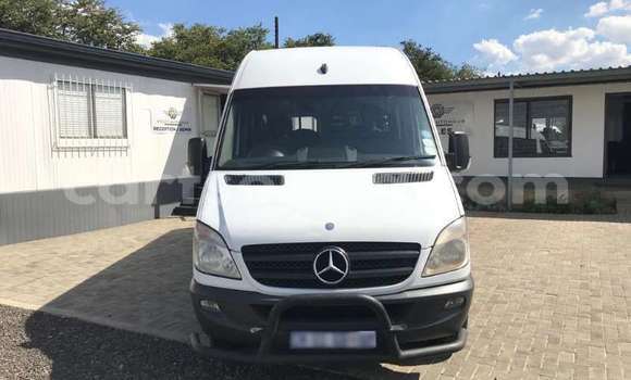 Buy Used Mercedes Viano White Car in Mbabane in Manzini