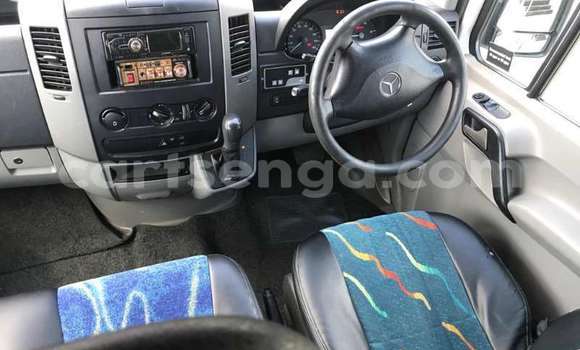 Buy Used Mercedes Viano White Car in Mbabane in Manzini Buy Used Mercedes Viano White Car in Mbabane in Manzini