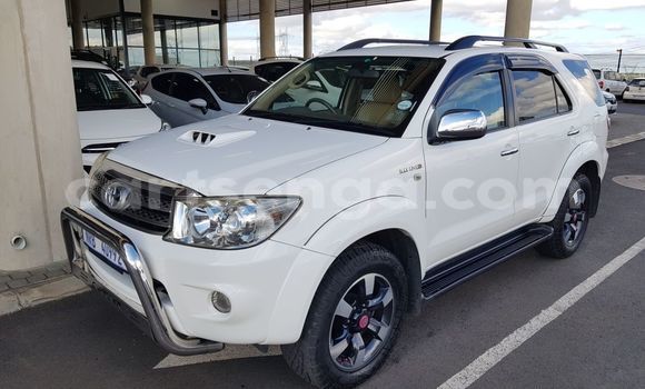 Buy Used Toyota Fortuner White Car in Mbabane in Manzini Buy Used Toyota Fortuner White Car in Mbabane in Manzini