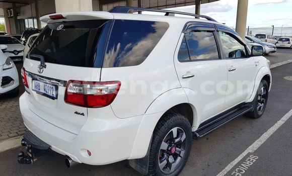 Buy Used Toyota Fortuner White Car in Mbabane in Manzini Buy Used Toyota Fortuner White Car in Mbabane in Manzini
